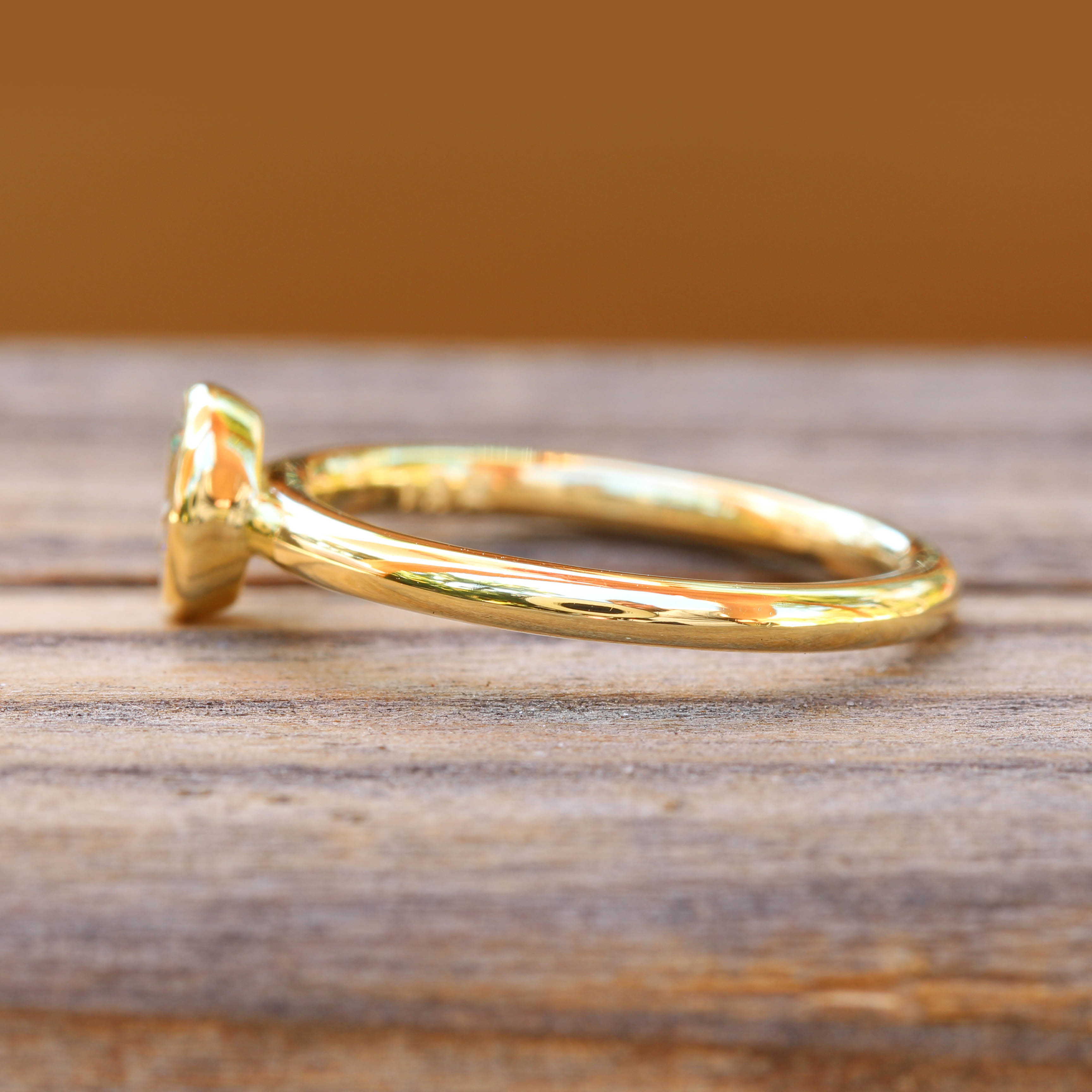 Diamond-Engagement-Ring-Bezel-Set-in-18k-Yellow-Gold-Solitaire-LS5383-2